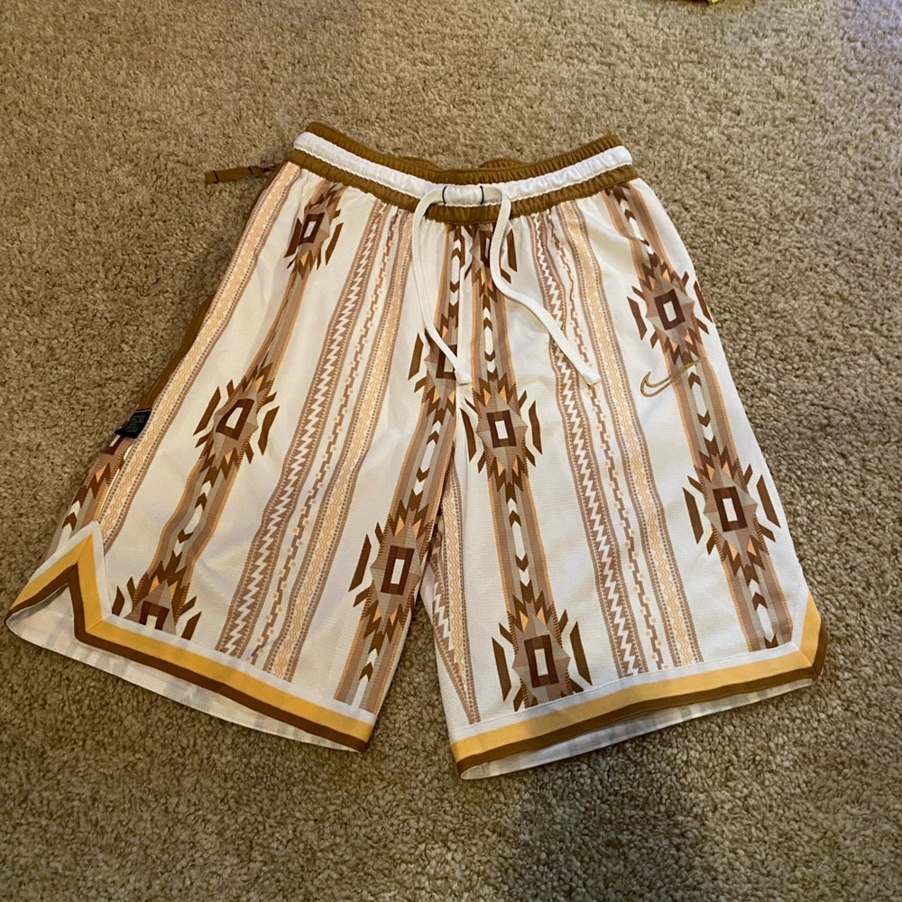 Nike fly basketball shorts